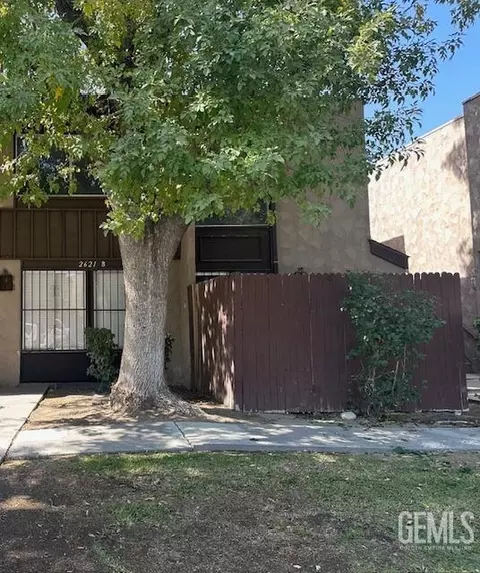 2621 Pinon Springs Cir #B, Bakersfield, CA 93309