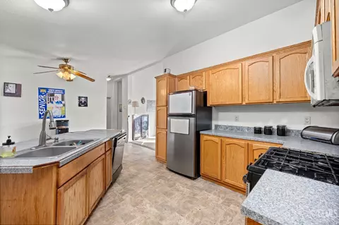 302 Crystal St, Taft, CA 93268 photo 15