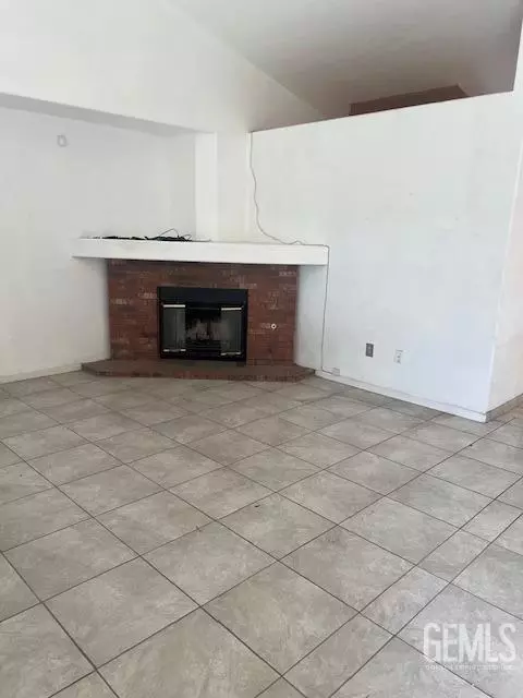 Living - 1932 Cherrytree Way, Wasco, CA 93280 photo 2 of 2