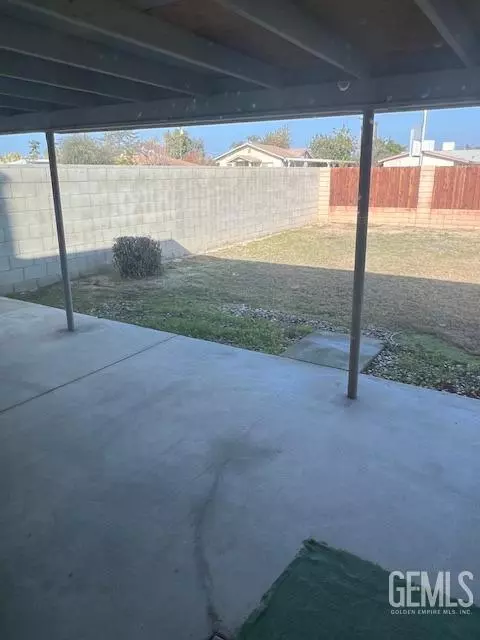 Exterior - 1932 Cherrytree Way, Wasco, CA 93280 photo 3 of 3