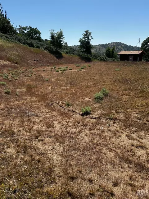 27400 Buckpasser Dr, Tehachapi, CA 93561 photo 10
