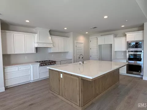 16725 Pinecrest Ct, Bakersfield, CA 93314 photo 8