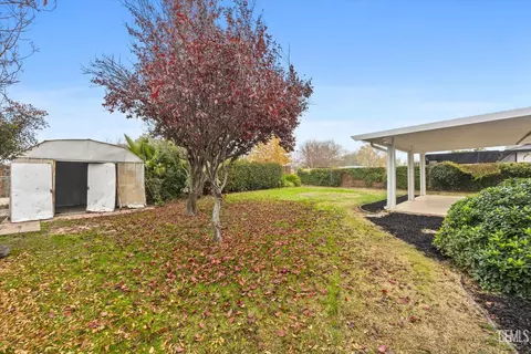 Exterior - 274 Olson Ave, Shafter, CA 93263 photo 3 of 5
