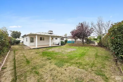Exterior - 274 Olson Ave, Shafter, CA 93263 photo 4 of 5