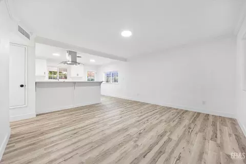 Living - 274 Olson Ave, Shafter, CA 93263 photo 1 of 5