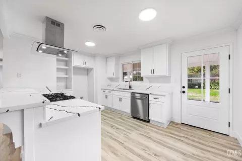 Kitchen - 274 Olson Ave, Shafter, CA 93263 photo 1 of 6