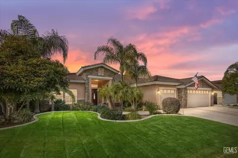 315 Penzance Dr, Bakersfield, CA 93312