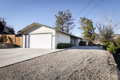22401 Willow Pl, Tehachapi, CA 93561 photo 4