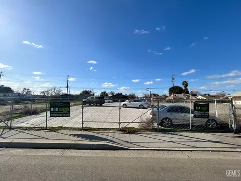 210 Dr Martin Luther King Jr Blvd, Bakersfield, CA 93307