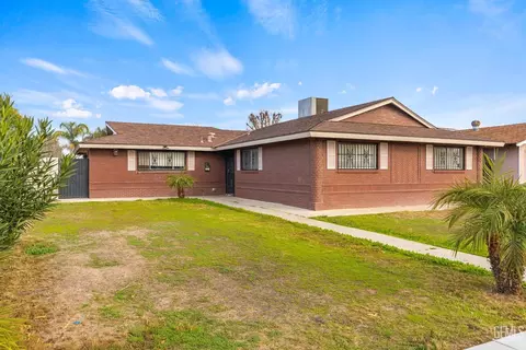 2025 9th Ave, Delano, CA 93215 photo 3