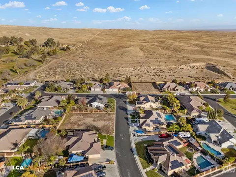 View/Area - 10548 Titanium, Taft, CA 93268 photo 5 of 9