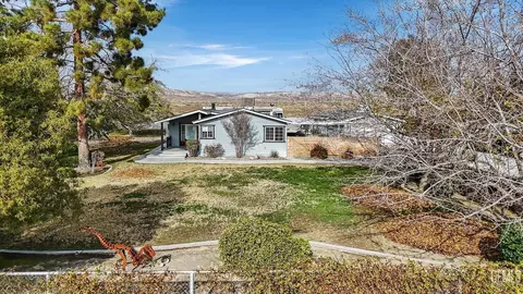 28162 Sunridge Ave, Taft, CA 93268 photo 2