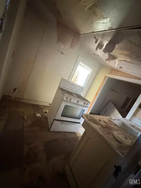 505 5th St, Taft, CA 93268 photo 6