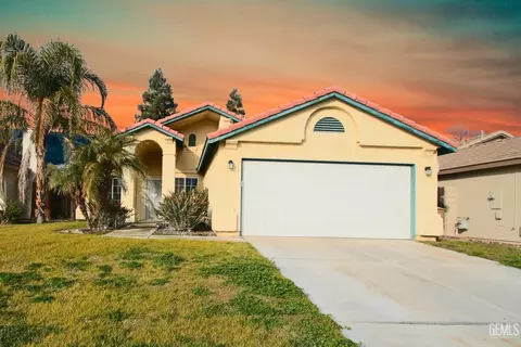 6318 Cupertino Ct, Bakersfield, CA 93313