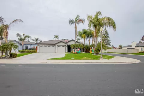 10022 Rain Check Dr, Bakersfield, CA 93312