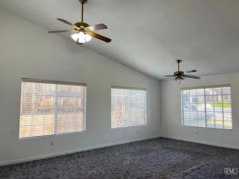 104 James Ave, Taft, CA 93268 photo 6