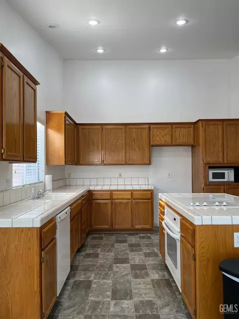 104 James Ave, Taft, CA 93268 photo 10