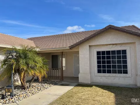 104 James Ave, Taft, CA 93268 photo 4