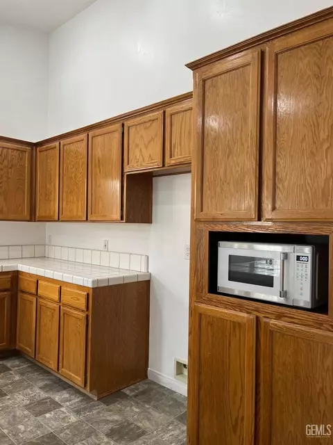 104 James Ave, Taft, CA 93268 photo 11