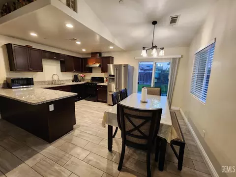 Kitchen - 600 Aussie Ave, Bakersfield, CA 93307 photo 1 of 3