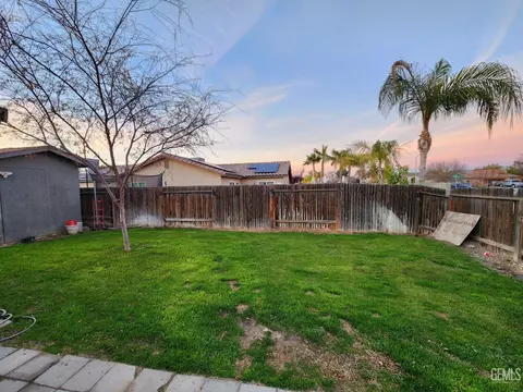 Exterior - 600 Aussie Ave, Bakersfield, CA 93307 photo 4 of 4