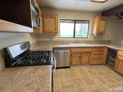 24081 Basin Harbor Ct, Tehachapi, CA 93561 photo 8