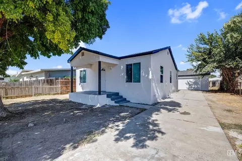 1216 Woodrow Ave, Bakersfield, CA 93308
