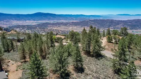 27181 Stirrup Way, Tehachapi, CA 93561 photo 3
