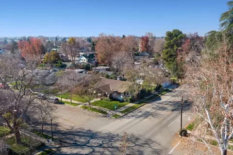 2027 Cedar St, Bakersfield, CA 93301