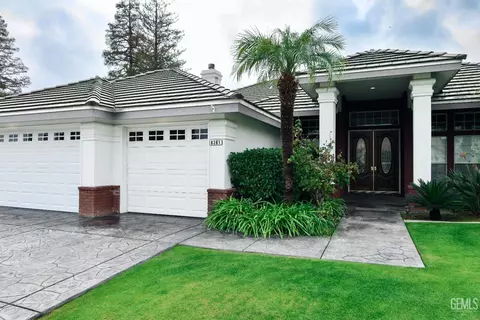 8301 Waterfield Dr, Bakersfield, CA 93312
