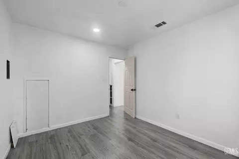 413 Easter St, Bakersfield, CA 93307 photo 7