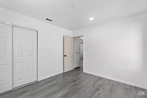 413 Easter St, Bakersfield, CA 93307 photo 5