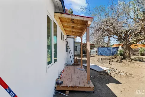 413 Easter St, Bakersfield, CA 93307 photo 15