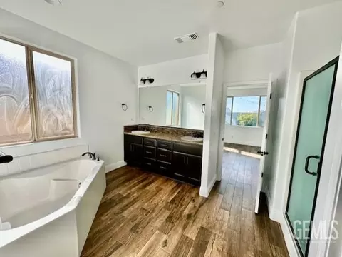 235 Hammersmith Dr, Bakersfield, CA 93314 photo 26