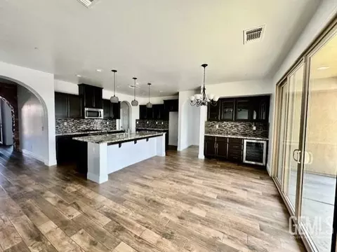 235 Hammersmith Dr, Bakersfield, CA 93314 photo 13