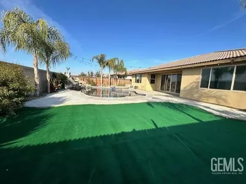 235 Hammersmith Dr, Bakersfield, CA 93314 photo 31