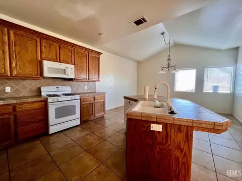 19811 Sun Ct, Tehachapi, CA 93561 photo 6