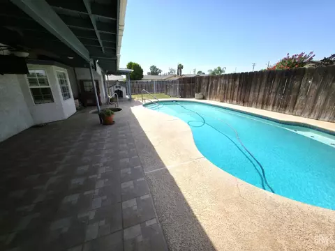 Exterior - 1301 5th Pl, Delano, CA 93215 photo 1 of 5