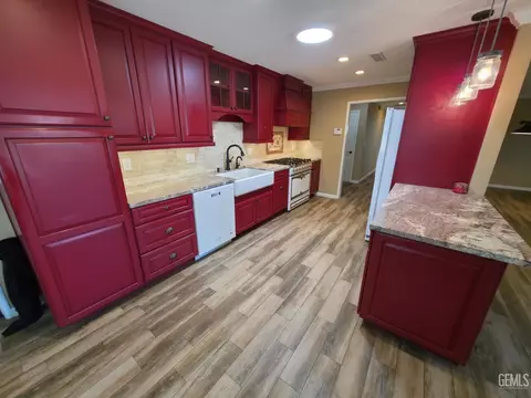 Kitchen - 1301 5th Pl, Delano, CA 93215 photo 2 of 7