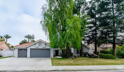 708 Los Mochis Dr, Bakersfield, CA 93314