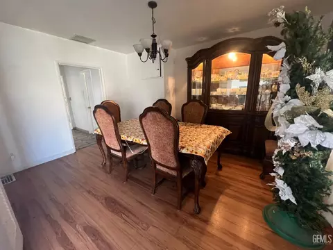 115 E San Emidio St, Taft, CA 93268 photo 8