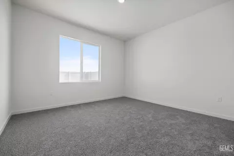 7916 Grapefruit Dr, Bakersfield, CA 93313 photo 6