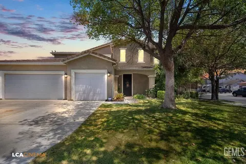 5102 Challenger Ave, Bakersfield, CA 93312