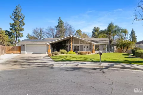 8004 Dos Rios Way, Bakersfield, CA 93309
