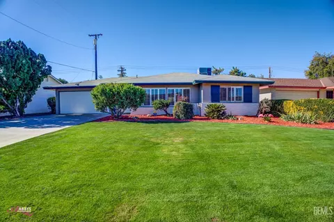 317 River Oaks Dr, Bakersfield, CA 93309
