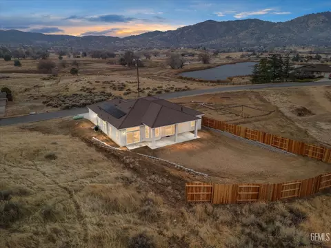 20201 Bald Mountain Dr, Tehachapi, CA 93561 photo 2