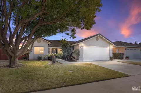 3216 Chuckwagon St, Bakersfield, CA 93312