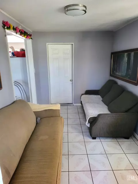 700 Buchanan St, Taft, CA 93268 photo 3