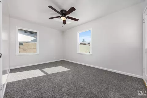 Bedroom - 215 E Lucard St, Taft, CA 93268 photo 1 of 7