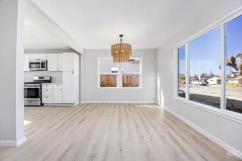 Living - 215 E Lucard St, Taft, CA 93268 photo 5 of 5